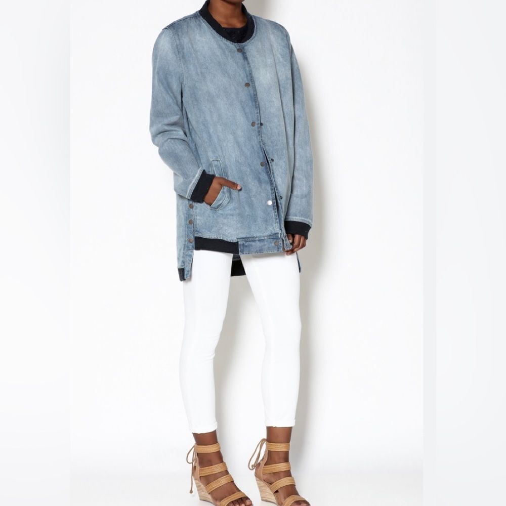 Emory Park size medium VINTAGE oversized denim jacket with front snap closure